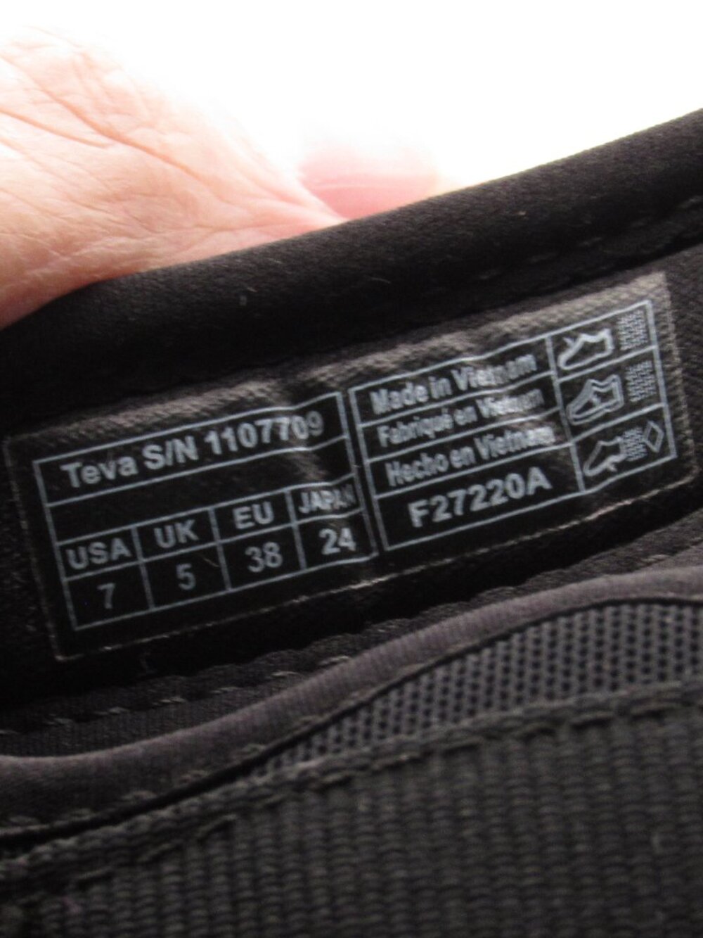 Teva Black & Red Universal Trail Strap Sandals Womens Size 7 1107709 Excel Cond - Picture 13 of 13